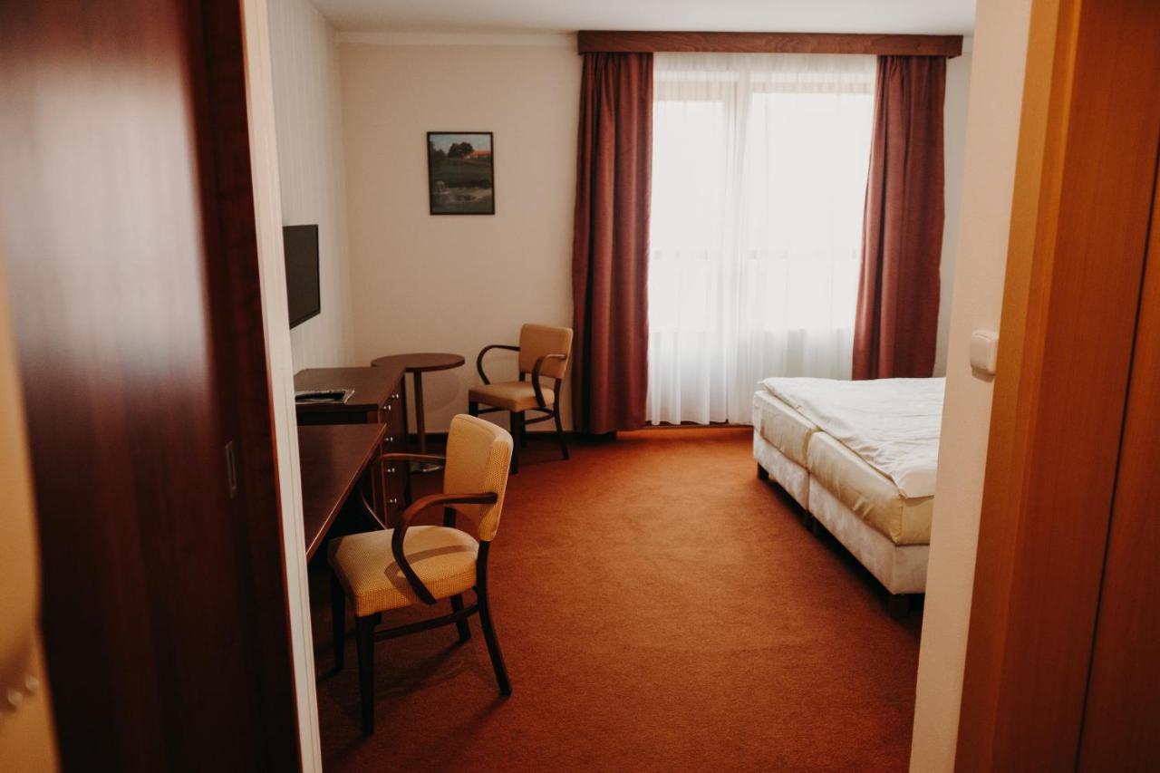 Golf Hotel Austerlitz Eksteriør bilde